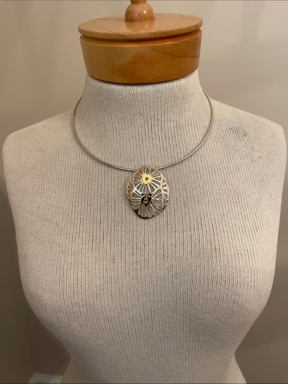 Vintage Two-tone Best Floral Cutout Slid / Pendant Wire Necklace